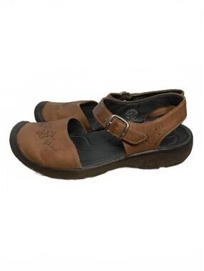 Keen Mary Jane Floral Sandal Sz 8 Carob Carmel Leather Closed Toe Walking Shoes